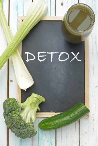 Detox, vegetable smoothie and ingredients — Stock Photo, Image