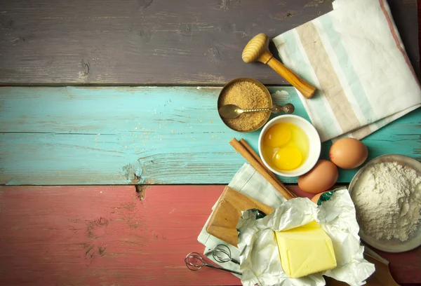 Cocina de Pascua con ingredientes para hornear — Foto de Stock