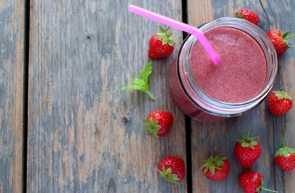 Strawberry smoothie in a jar — Stock Photo, Image