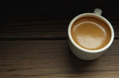 Rustik masa üstünde İtalyan espresso