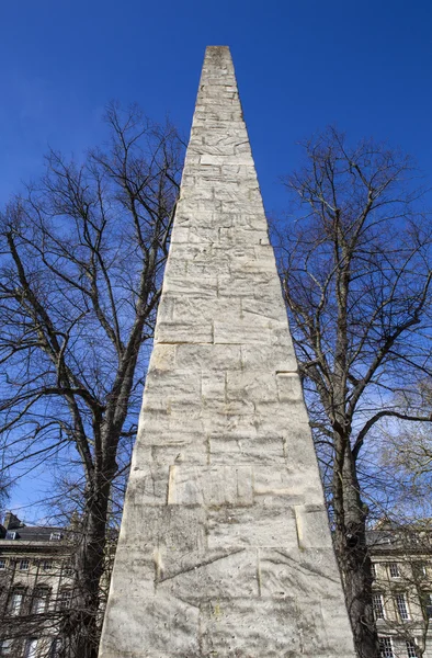 Obelisk w Queen Square w kąpieli — Zdjęcie stockowe