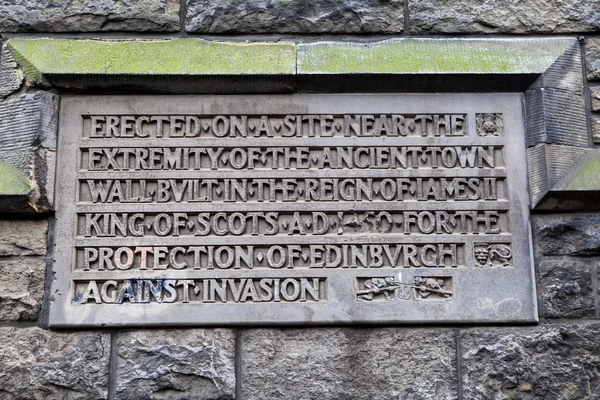 Kings Wall Plaque in Edinburgh — Stock Photo, Image