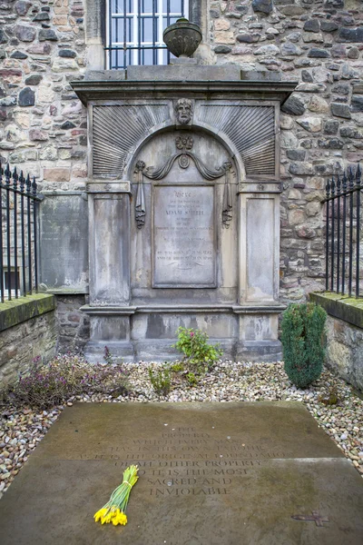 Adam Smith, Edinburgh-ban sírja — Stock Fotó