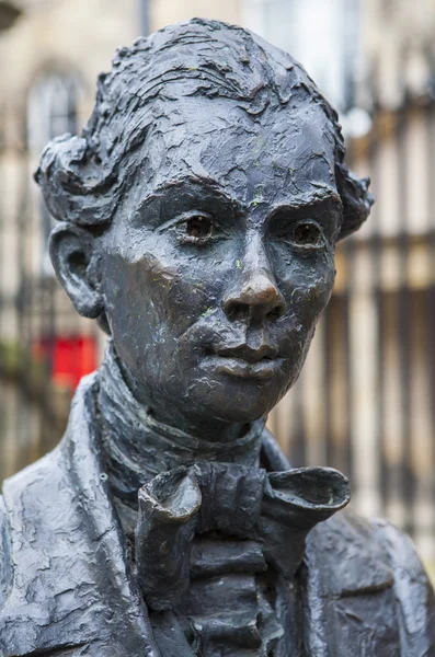 Estátua de Robert Fergusson em Edimburgo — Fotografia de Stock