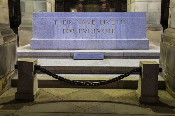 Monumento a la Guerra del Cenotafio en City Chambers en Edimburgo — Foto de Stock