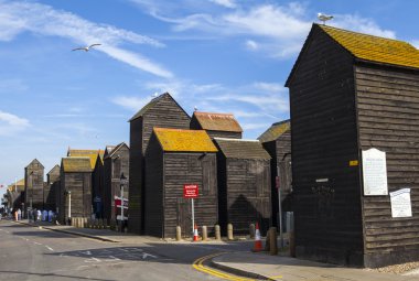 Hastings'deki Balık Tutma Kulübeleri ve Net Dükkanlar