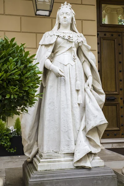 Queen Victoria posąg w Londynie — Zdjęcie stockowe