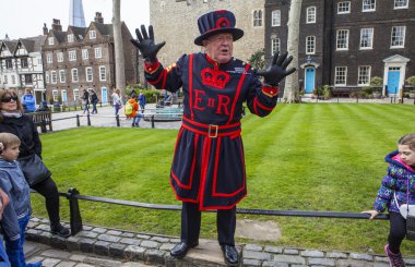 Tower of London Tour by a Yeomen Warder clipart