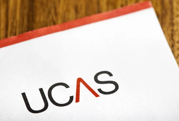 Ucas logo auf kopfpapier — Stockfoto