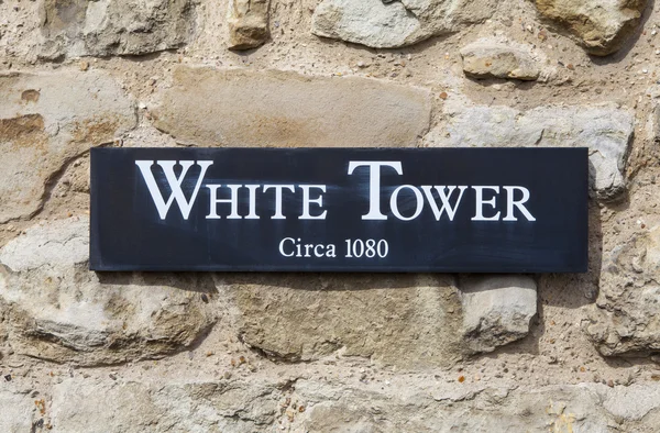 Vita tornet på tower of london — Stockfoto