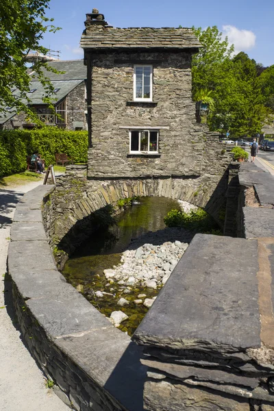 Brückenhaus in Ambleside — Stockfoto