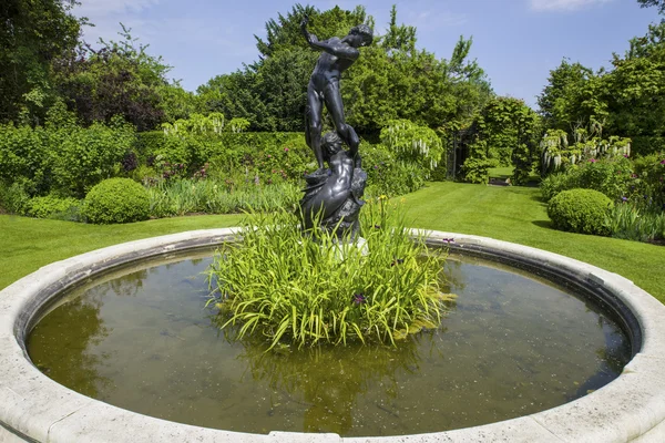 Hylas and the Nymph Statue in St. Johns Lodge Gardens — Stock Photo, Image