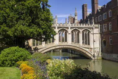 İç geçiriyor köprü Cambridge