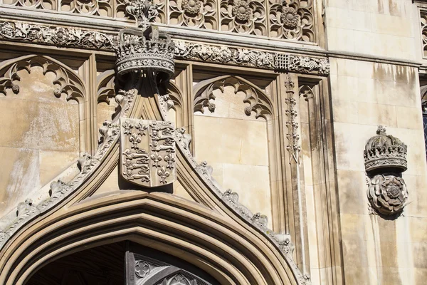 King 's College 'da Kraliyet taç ve Tudor Rose — Stok fotoğraf