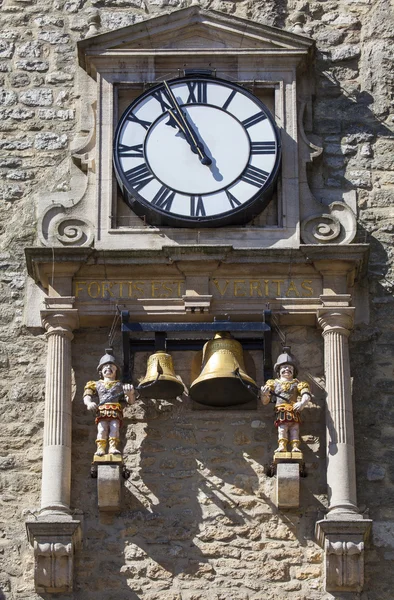 时钟和卡尔法克斯塔在牛津的钟声 — 图库照片