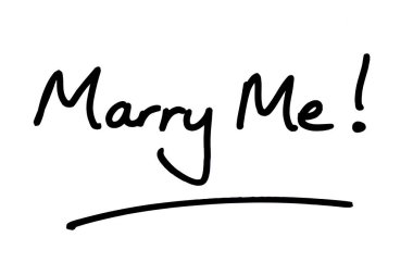 Evlen benimle! Beyaz bir arkaplanda el yazısı.