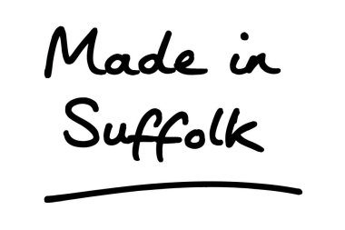 Suffolk yapımı, beyaz arkaplanda el yazısı var..