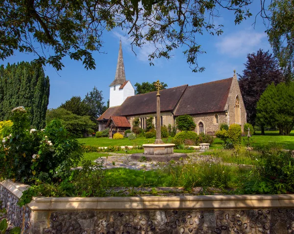 Över Den Vackra All Saints Church Byn Stock Essex Storbritannien — Stockfoto