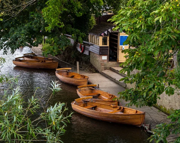 Essex Storbritannien Juli 2021 Båtar Vid Floden Stour Byn Dedham — Stockfoto