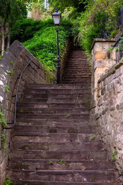 Widok Górę Gallons Schody Pięknym Mieście Knaresborough Yorkshire — Zdjęcie stockowe