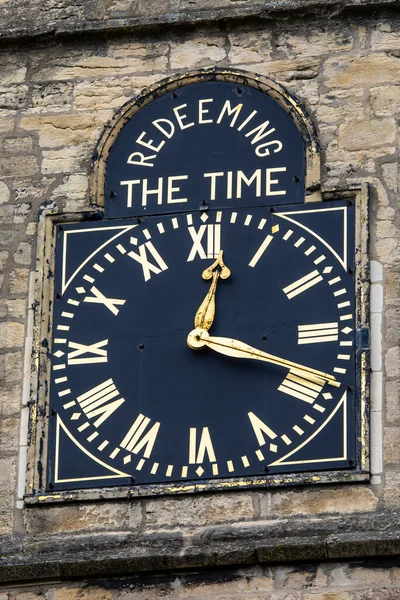 Närbild Klockan Utsidan Johns Church Den Historiska Staden Knaresborough Yorkshire — Stockfoto