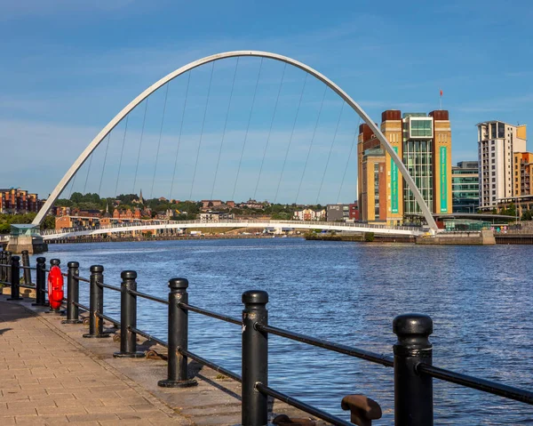 Newcastle Tyne Großbritannien August 2021 Die Atemberaubende Gateshead Millennium Bridge — Stockfoto