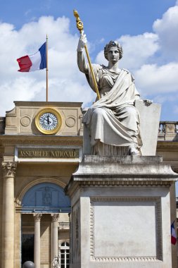 La heykeli de la loi Paris'teki palais bourbon dışında
