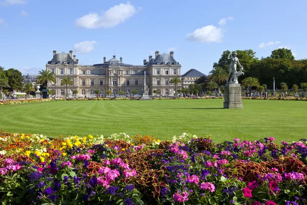 Luxemburgi palota, a jardin du luxembourg Párizs — Stock Fotó