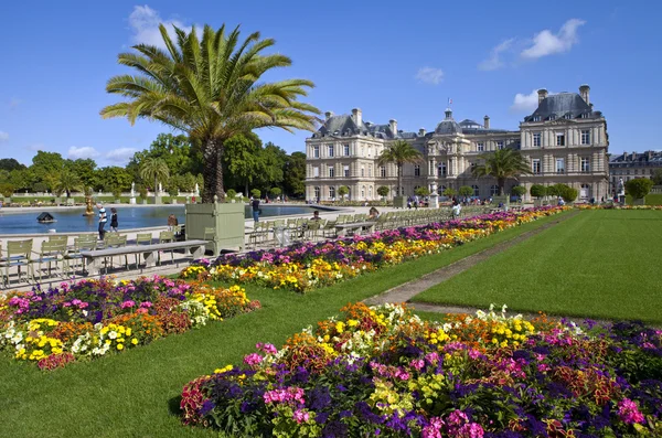 Luxembourg palace i jardin du luxembourg i paris — Stockfoto