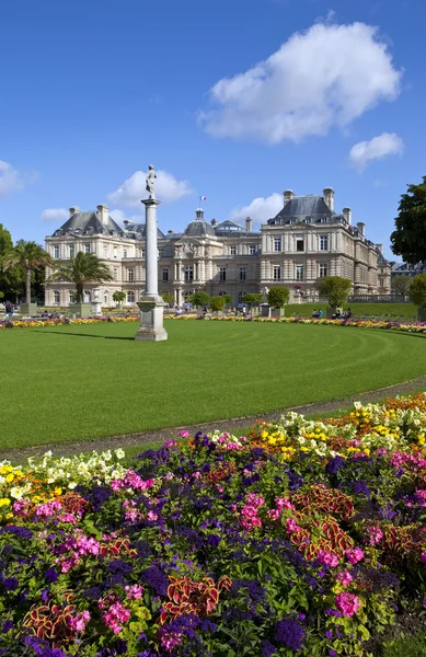 Palacio de Luxemburgo en Jardín du Luxembourg en París —  Fotos de Stock