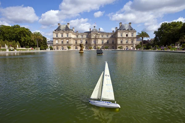 Палац Люксембурзького у Парижі — стокове фото