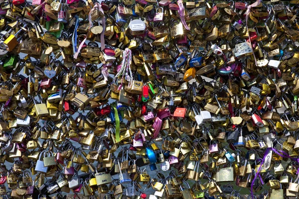 Love Locks na Pont des Arts em Paris — Fotografia de Stock