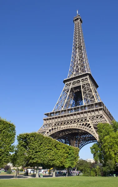 Torre Eiffel en París — Foto de Stock