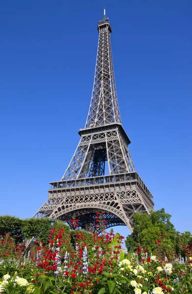 Torre Eiffel en París — Foto de Stock