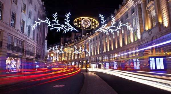 Regent street julbelysning i london — Stockfoto