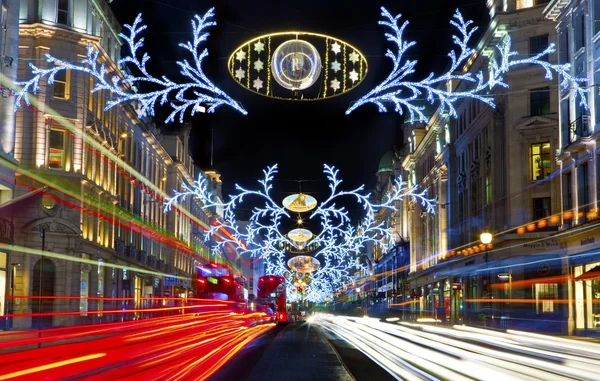 Regent street julbelysning i london — Stockfoto