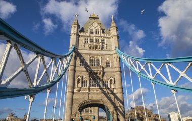 Londra 'daki kule köprüsü