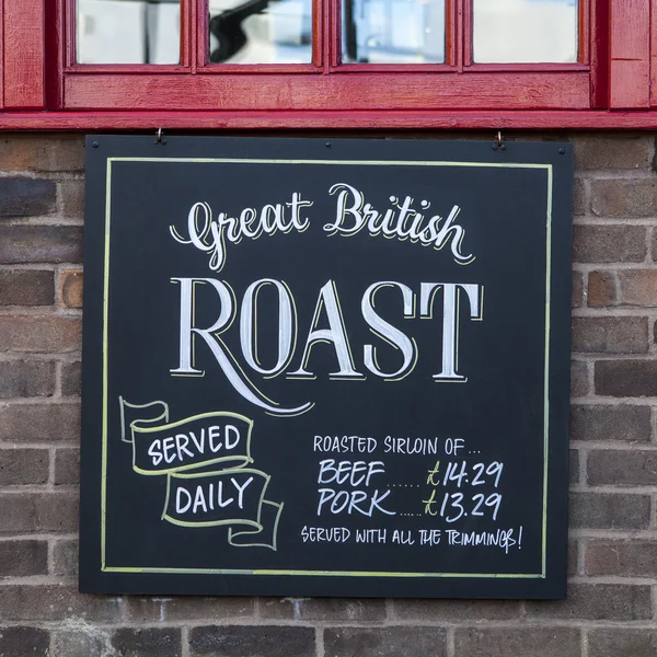 Dîner rôti anglais traditionnel - Déjeuner au pub — Photo