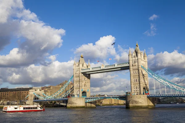 Tower Bridge w Londynie — Zdjęcie stockowe