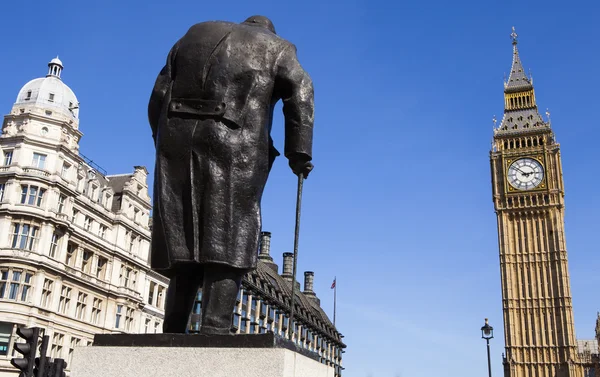 Sir Winston Churchill standbeeld in Londen — Stockfoto