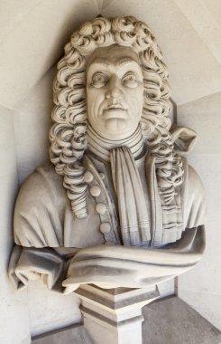 Londra'da Sir Christopher Wren heykel