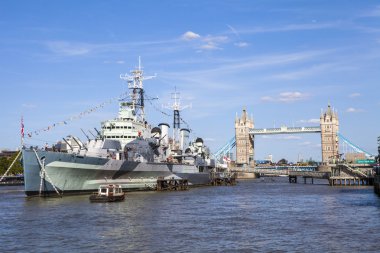 HMS belfast ve tower bridge Londra