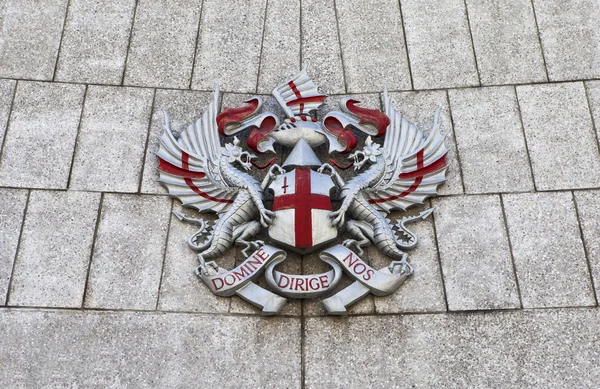 Лондонский герб в Гилдхолле — стоковое фото