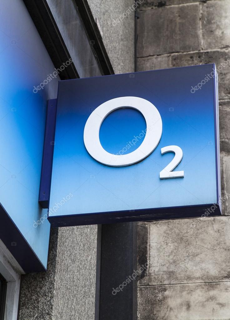 LONDON, UK - JUNE 10TH 2015: The O2 company logo above an O2 store in central London, on 10th June 2015.
