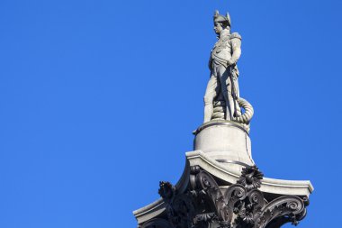 Amiral Horatio Nelson heykeli England sütun