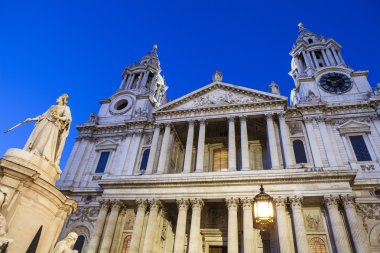 St. Pauls Cathedral in London clipart