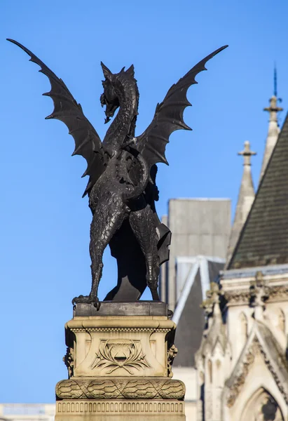 Dragon Statue marking the site of Temple Bar in London — Stock Photo, Image