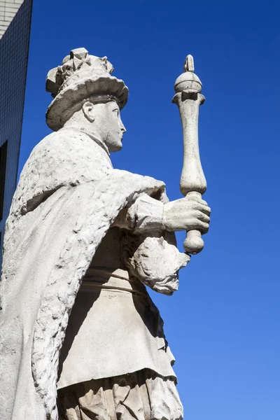 Statue du roi Édouard VI à l'hôpital St. Thomass de Londres — Photo