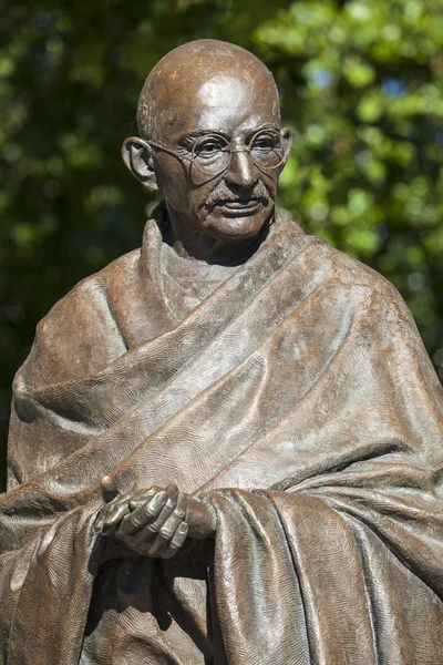 Mahatma Gandhi staty i London — Stockfoto