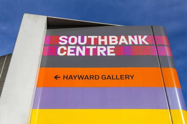 Знак для Southbank Centre в Лондоне — стоковое фото